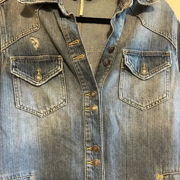 Free People FP Moonchild Distressed Denim Shirt Jacket Blue Size Small - Picture 4 of 9